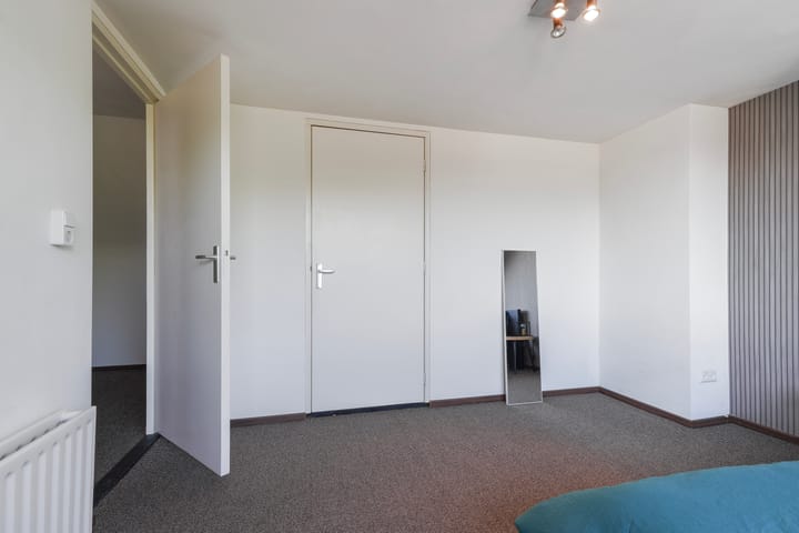 Photo 28 of Hugo van der Goesstraat 6