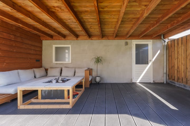 Photo 33 of Hugo van der Goesstraat 6