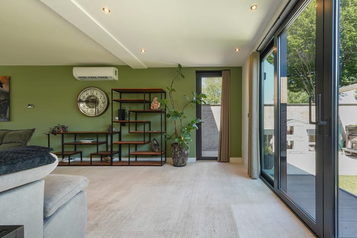 Photo 14 of Hugo van der Goesstraat 6