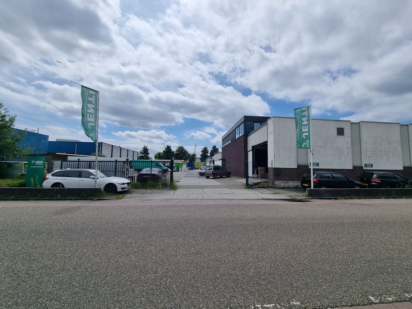 Bekijk foto 2 van Schelluinsestraat 54