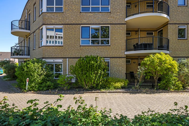 Foto 4 van Charley Tooropstraat 28