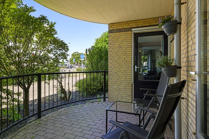 Foto 17 van Charley Tooropstraat 28