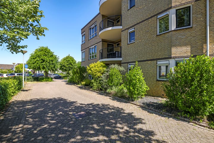 Foto 33 van Charley Tooropstraat 28