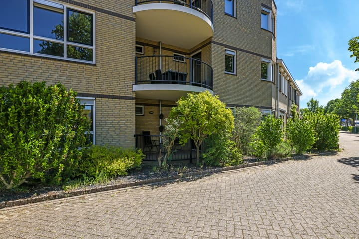 Foto 34 van Charley Tooropstraat 28