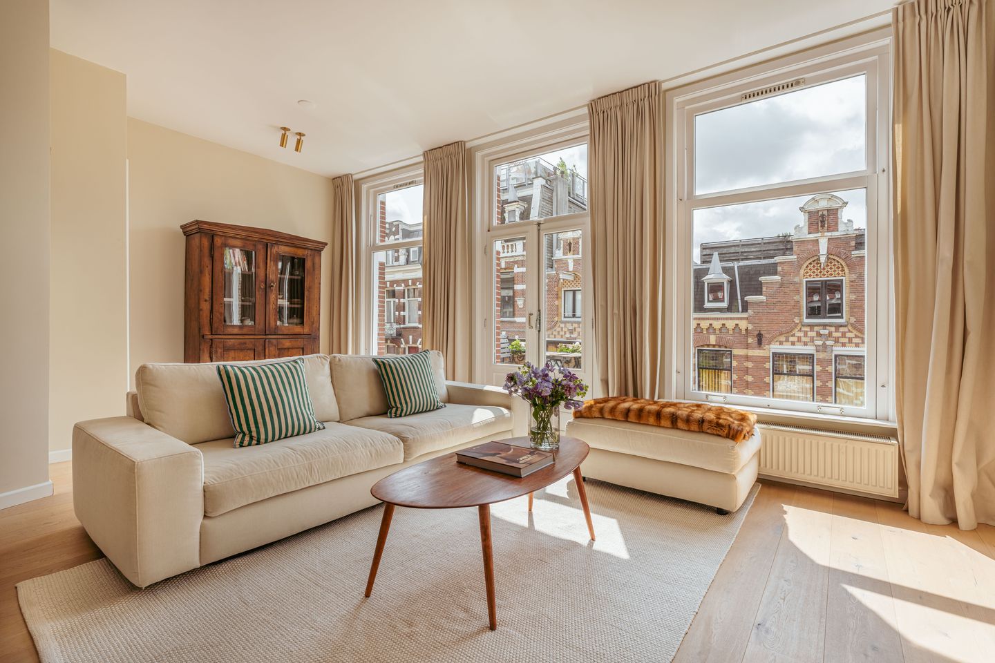 Photo 5 of Van Eeghenstraat 8-2