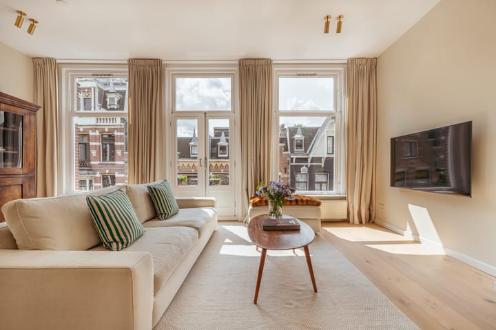 Foto 6 van Van Eeghenstraat 8-2