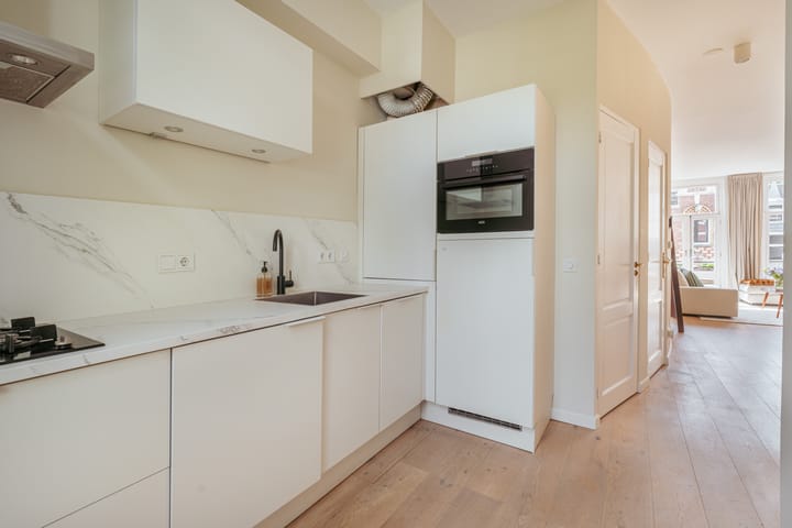 Foto 15 van Van Eeghenstraat 8-2