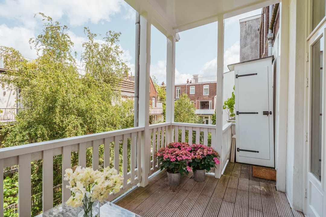 Photo 23 of Van Eeghenstraat 8-2