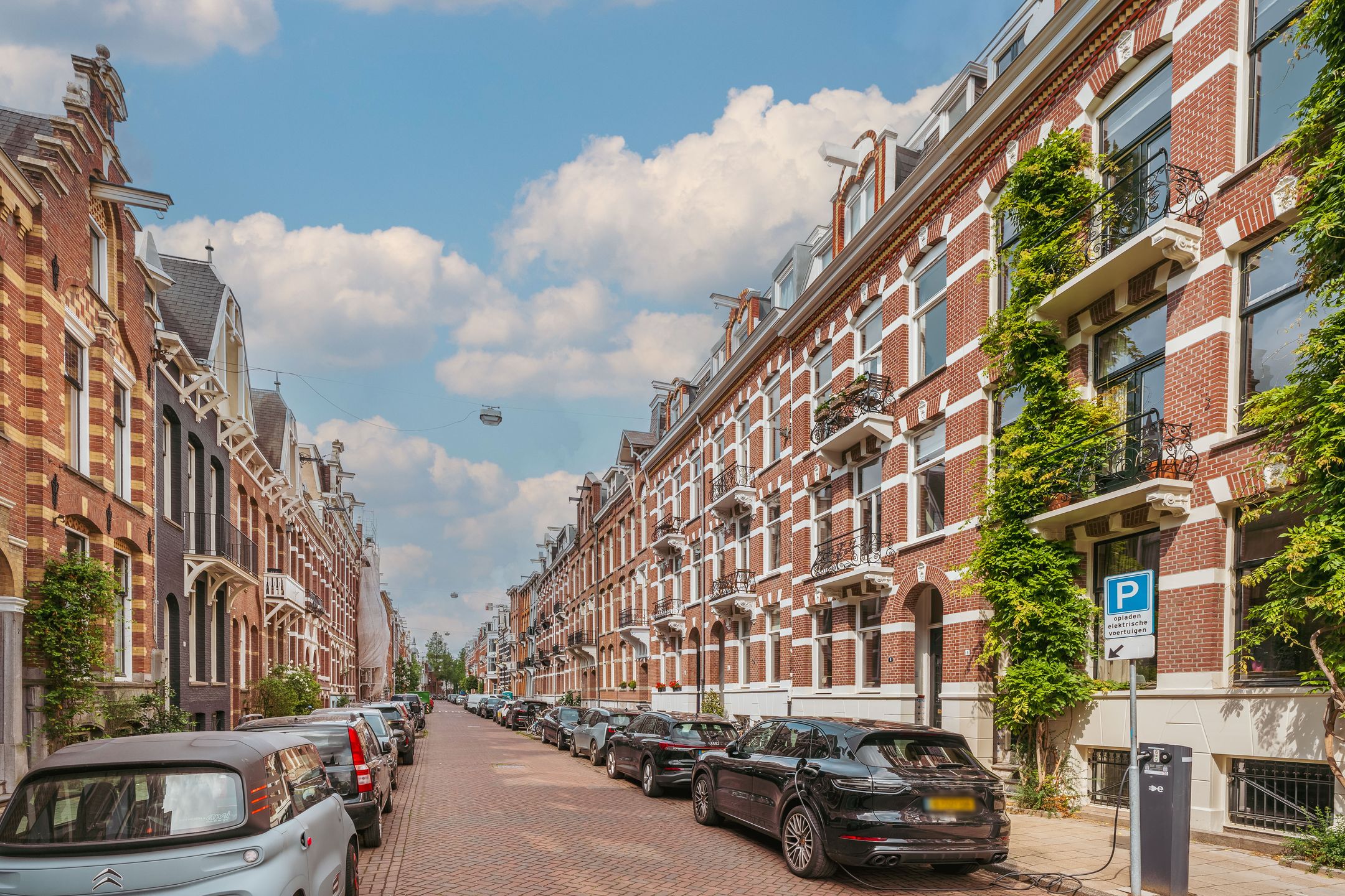 Photo 30 of Van Eeghenstraat 8-2