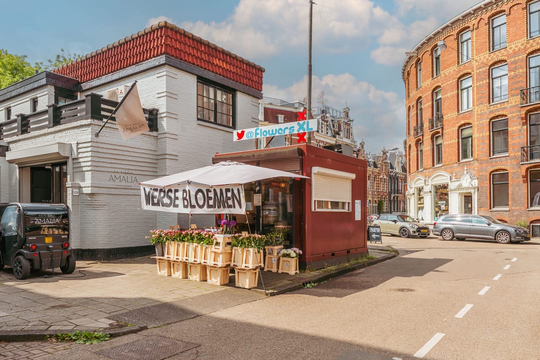 Photo 31 of Van Eeghenstraat 8-2