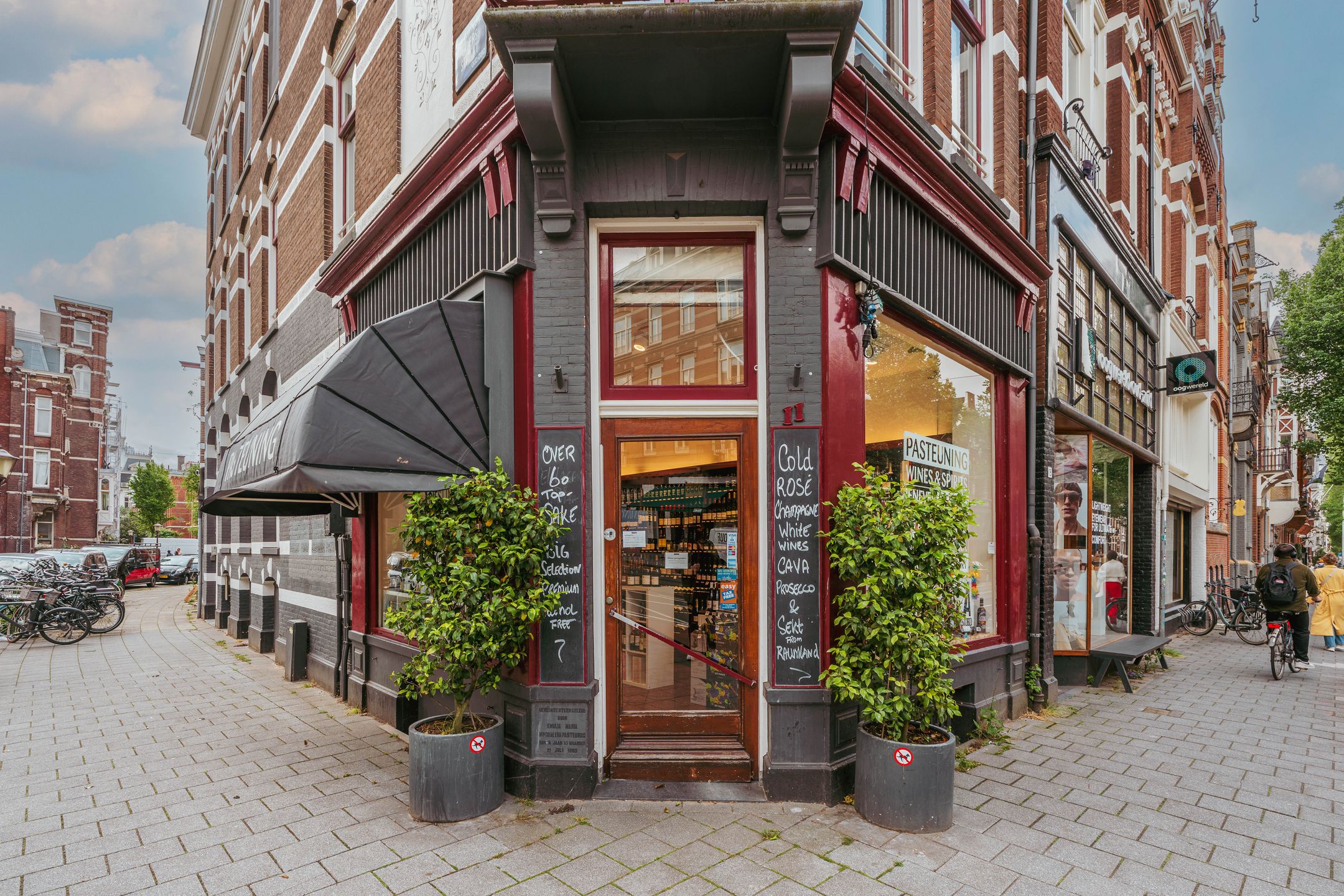 Photo 33 of Van Eeghenstraat 8-2