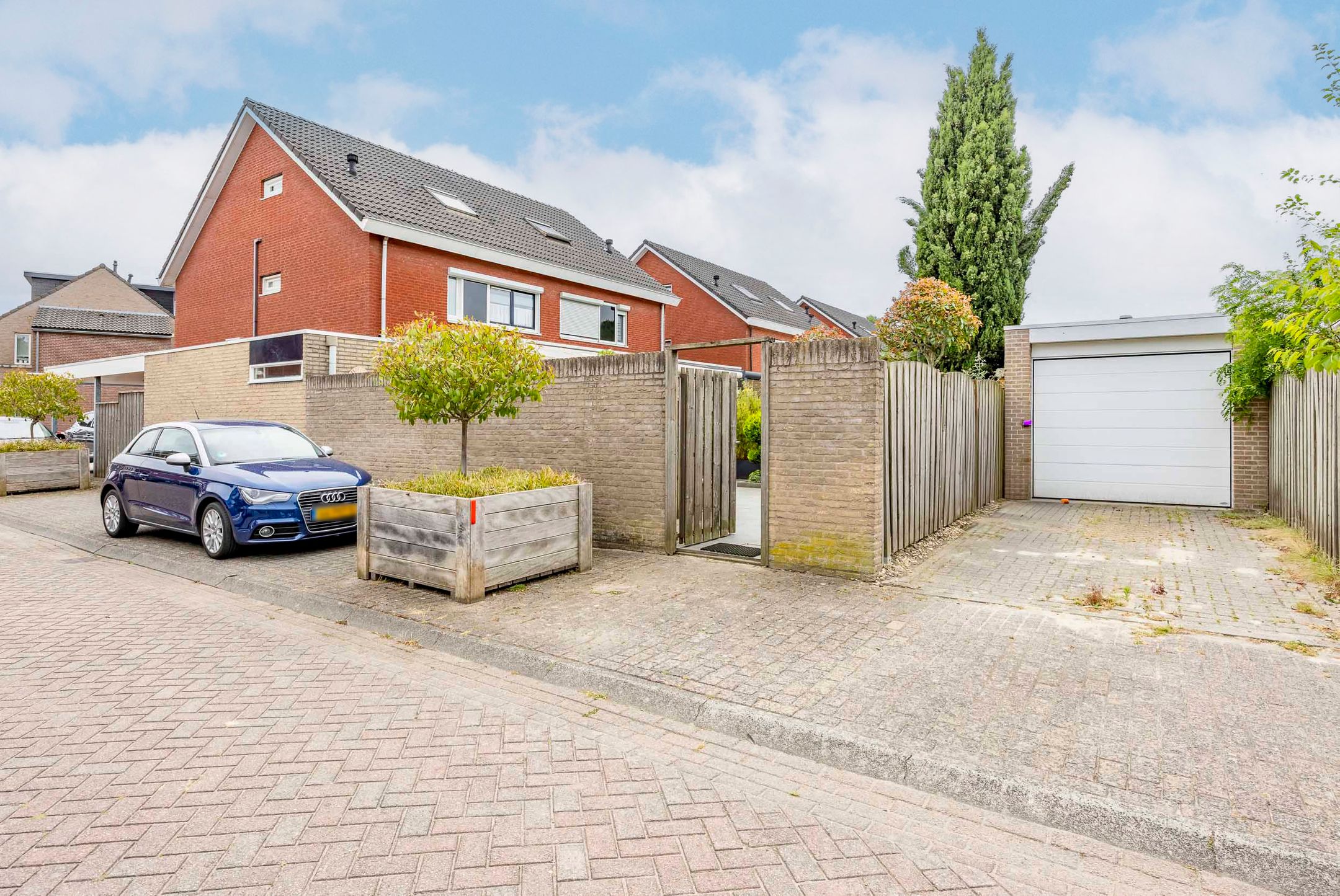 Photo 39 of Walstro 23