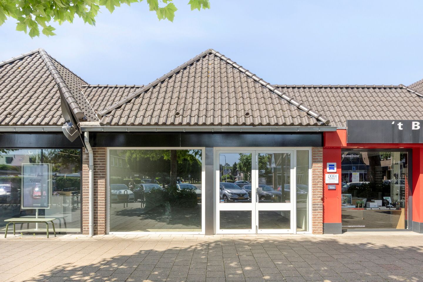 Bekijk foto 2 van Hugo de Grootstraat 28