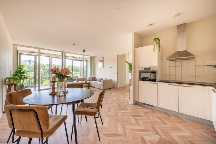 Photo 1 of Jan Tooropstraat 523