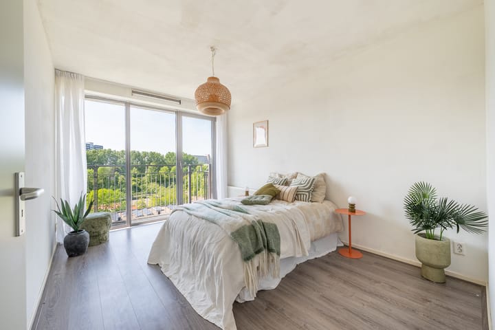 Photo 10 of Jan Tooropstraat 523