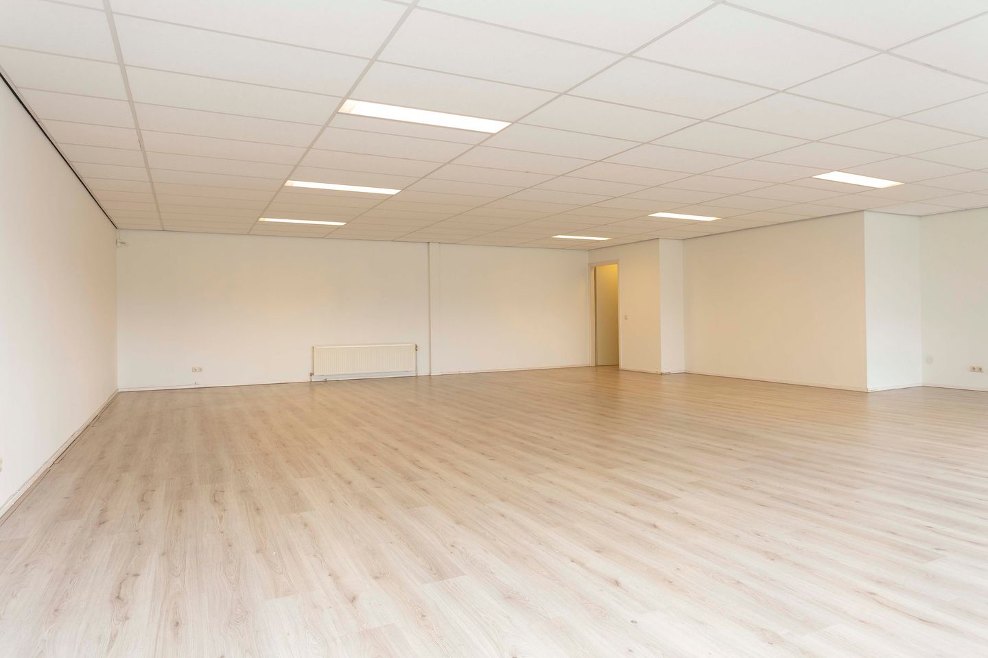 View photo 4 of Vissenstraat 28