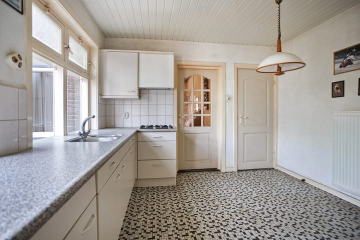 Photo 16 of 1e Sint Jozefstraat 24