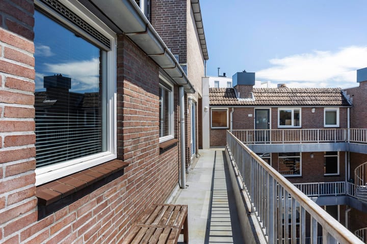 Photo 21 of Stationsdwarsstraat 152