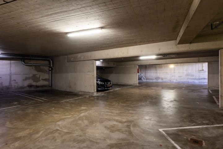 Photo 24 of Stationsdwarsstraat 152