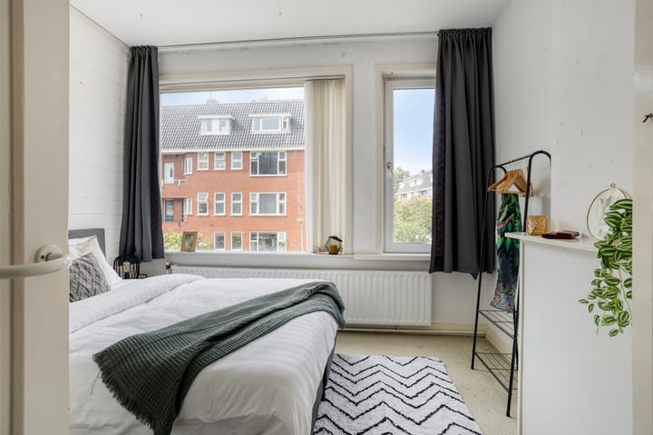 Foto 24 van Van Royenlaan 46-A