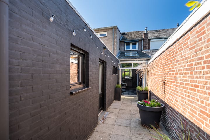 Photo 36 of Maasnielderweg 9