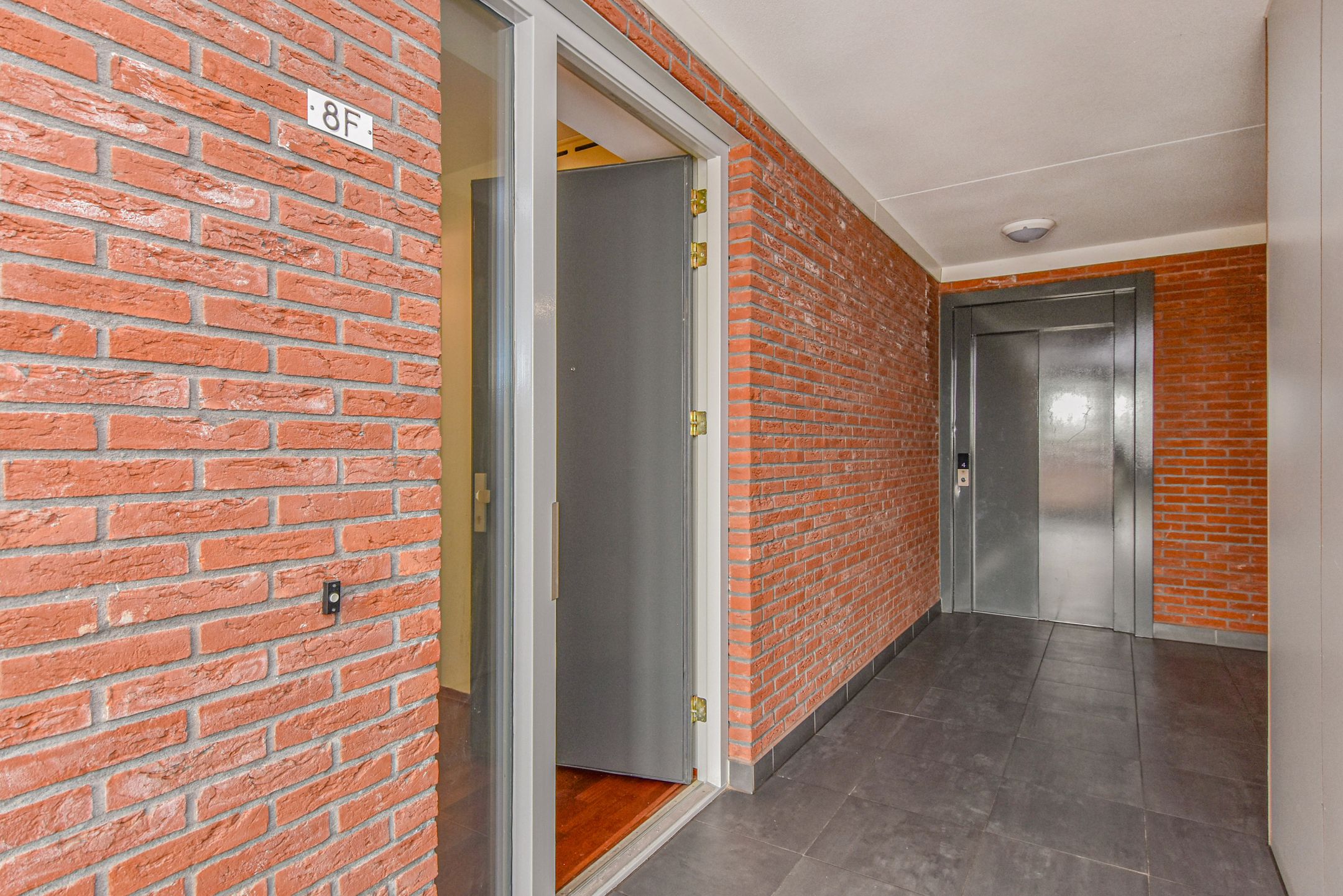 Photo 6 of Hoogeveenlaan 8-F