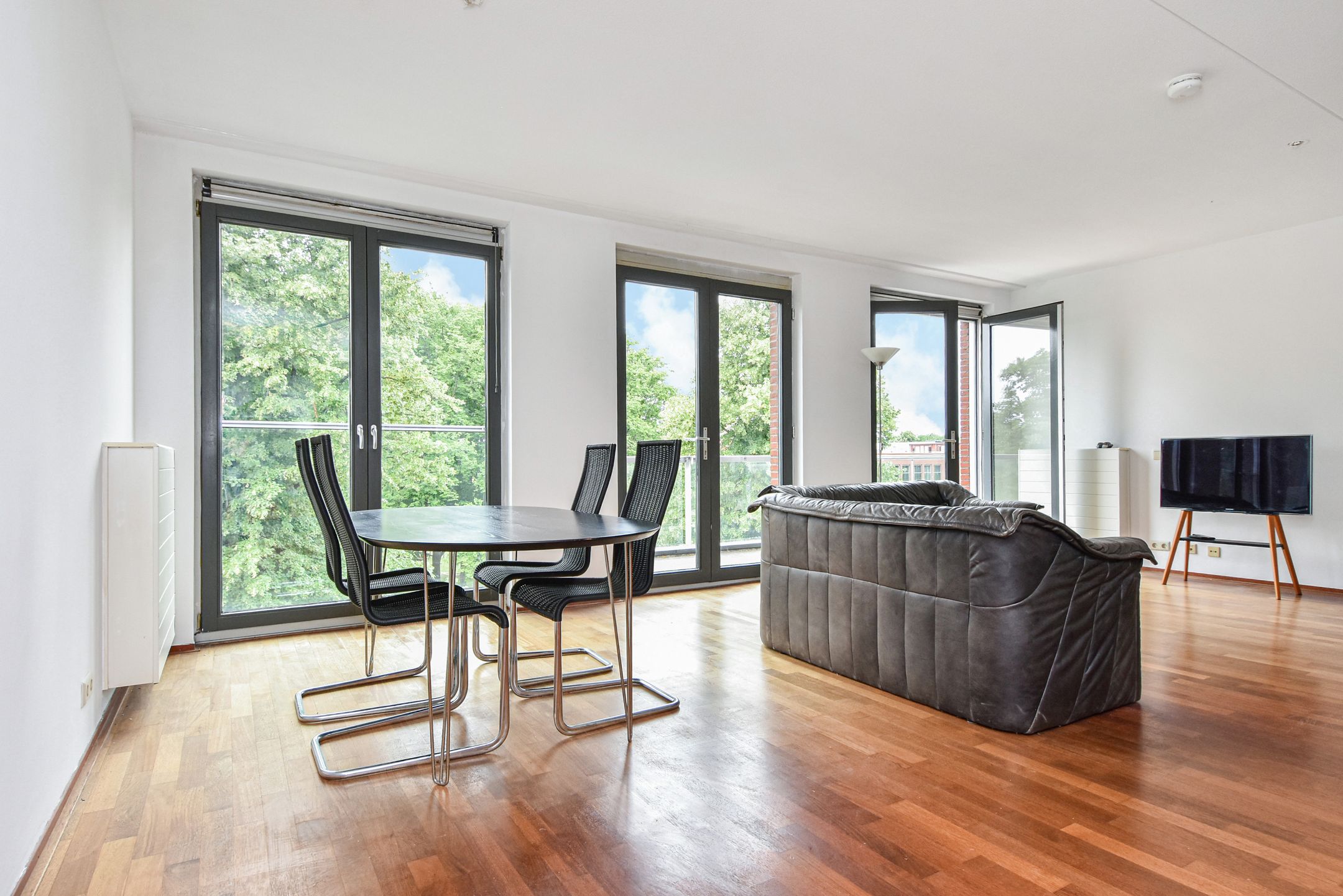 Photo 9 of Hoogeveenlaan 8-F