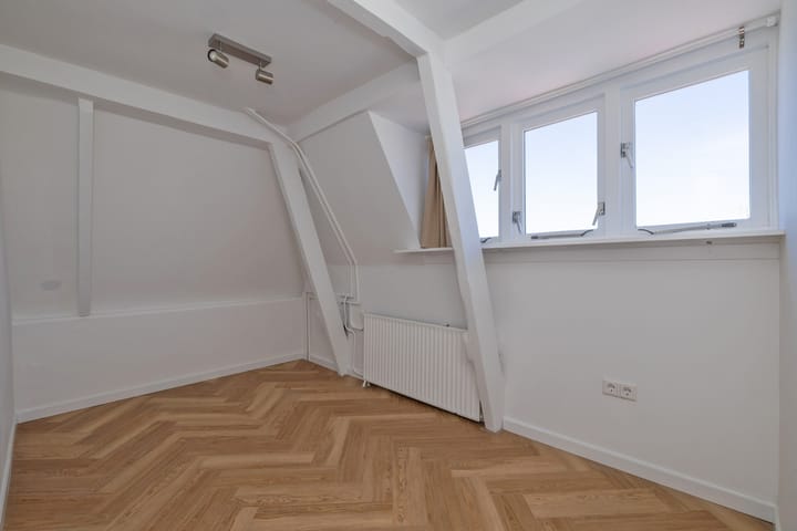 Foto 15 van Julianastraat 12