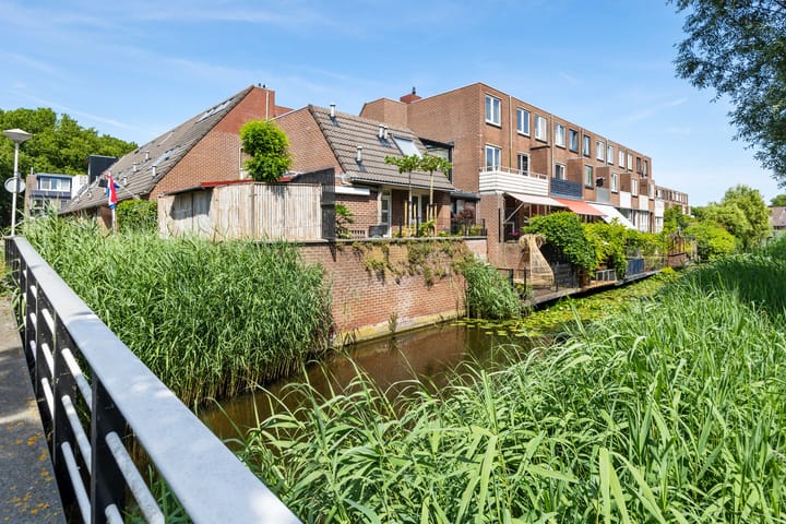 Foto 2 van Weigeliapark 7