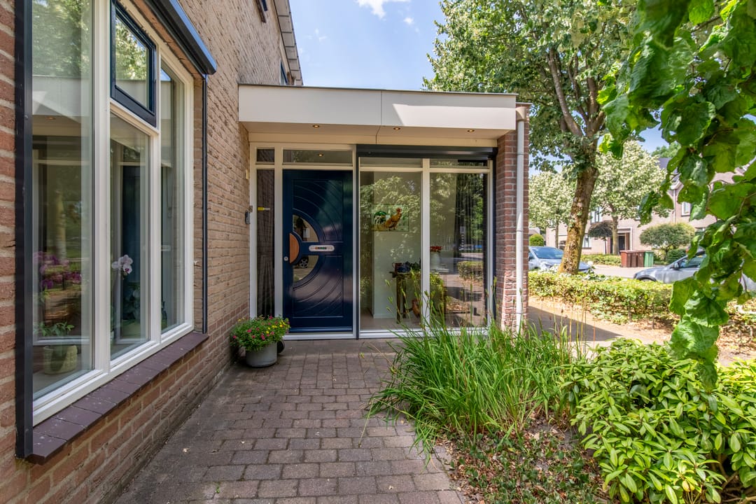 Foto 2 van Van Veldekelaan 2