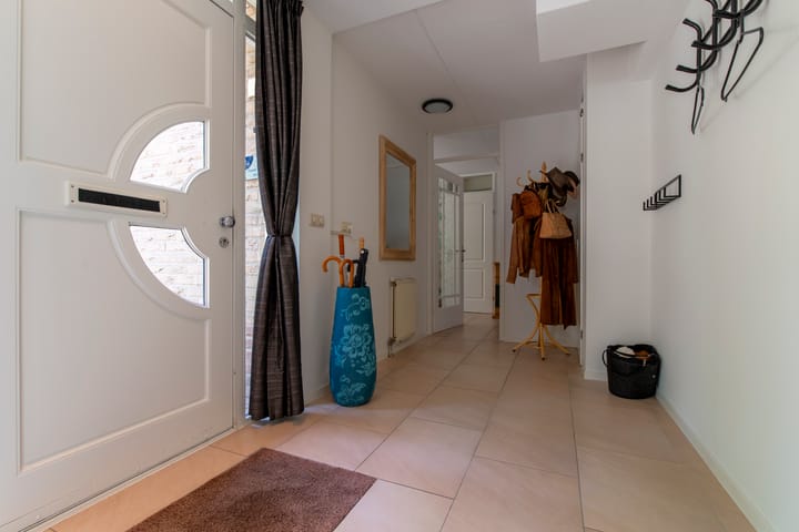 Foto 6 van Van Veldekelaan 2