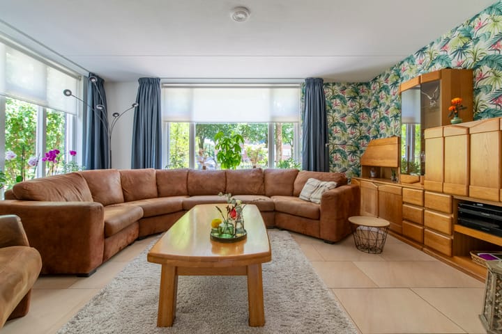 Foto 8 van Van Veldekelaan 2