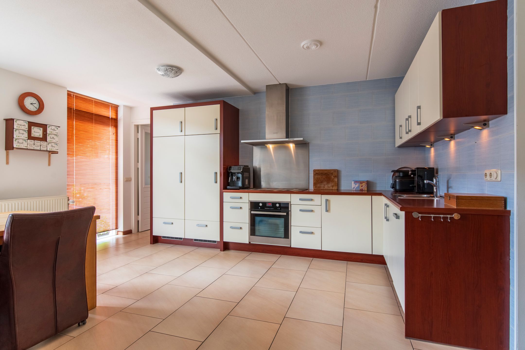 Foto 12 van Van Veldekelaan 2