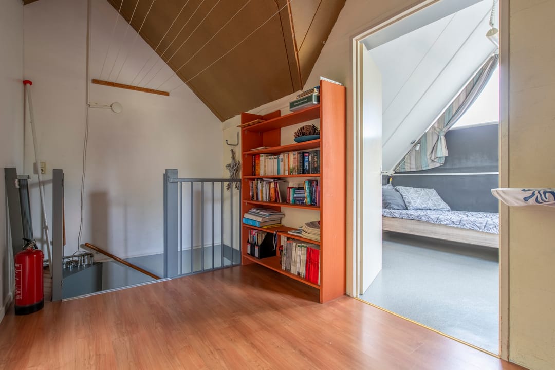 Foto 32 van Van Veldekelaan 2