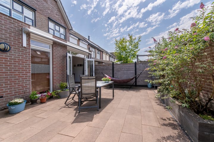 Foto 38 van Van Veldekelaan 2