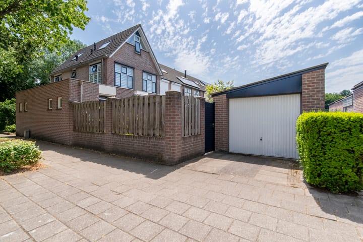 Foto 3 van Van Veldekelaan 2