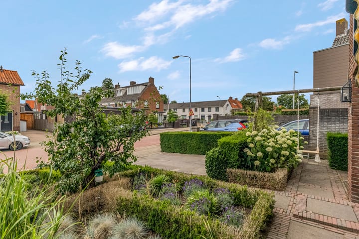 Foto 41 van Vincent van Goghstraat 1