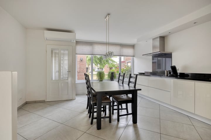 Photo 8 of Kamillelaan 18