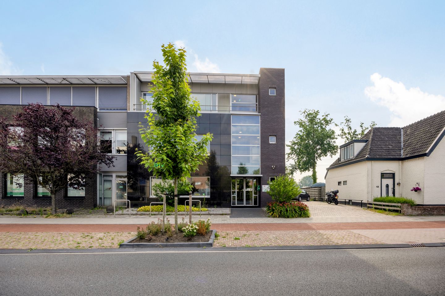 View photo 2 of Burgemeester Wuiteweg 39-b