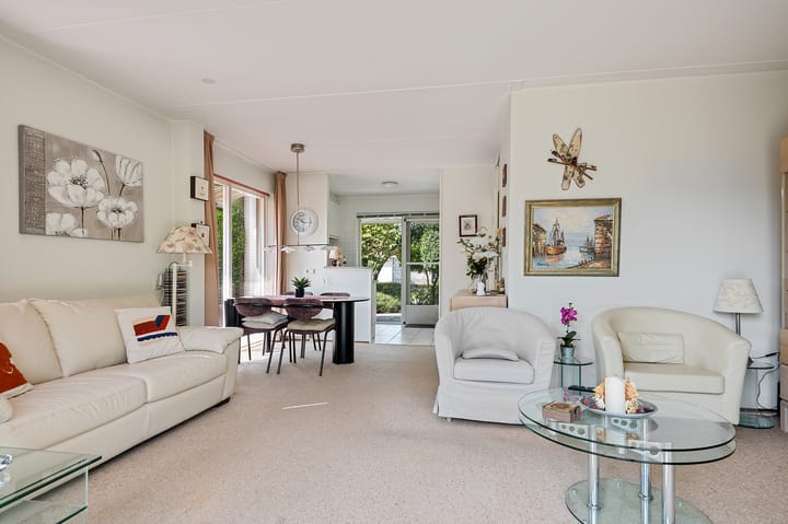 Foto 15 van De Witte Raaflaan 24