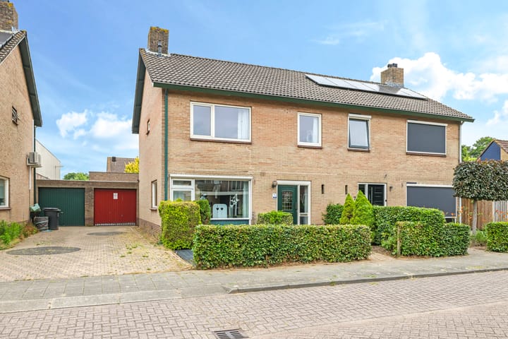 Photo 1 of Bernadottestraat 5