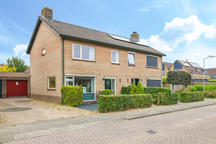 Photo 6 of Bernadottestraat 5