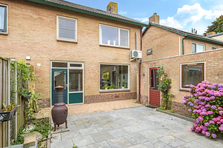 Photo 42 of Bernadottestraat 5