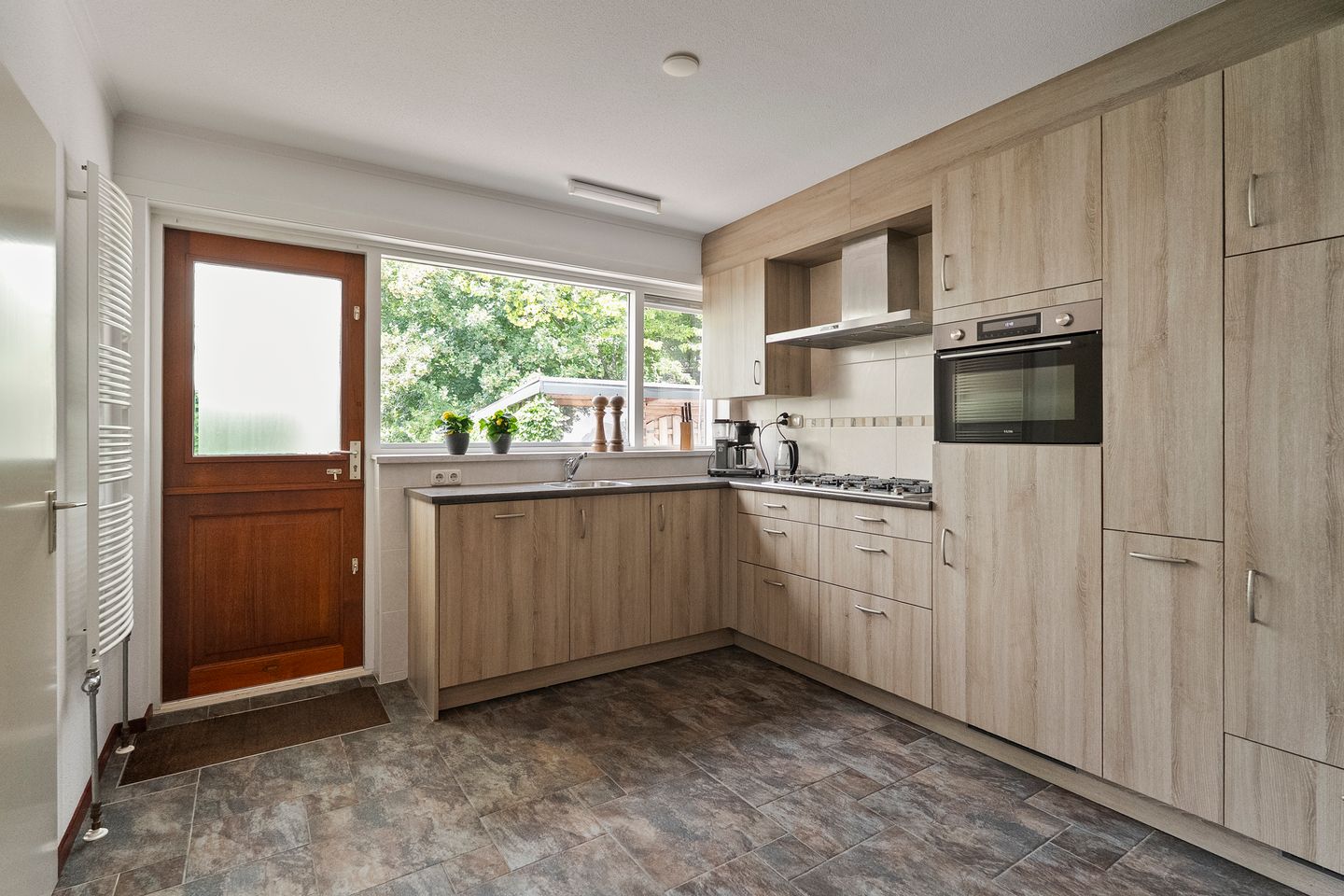 Foto 14 van Hazelaarlaan 6