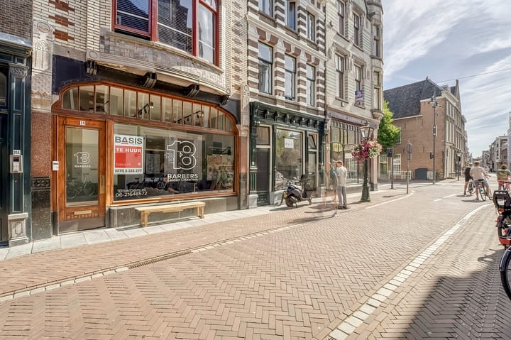 Hogewoerd 18, Leiden