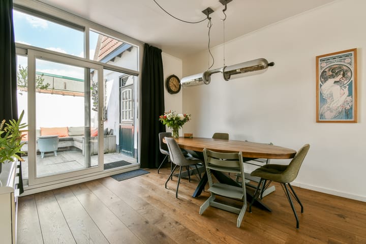 Photo 10 of Willemstraat 29