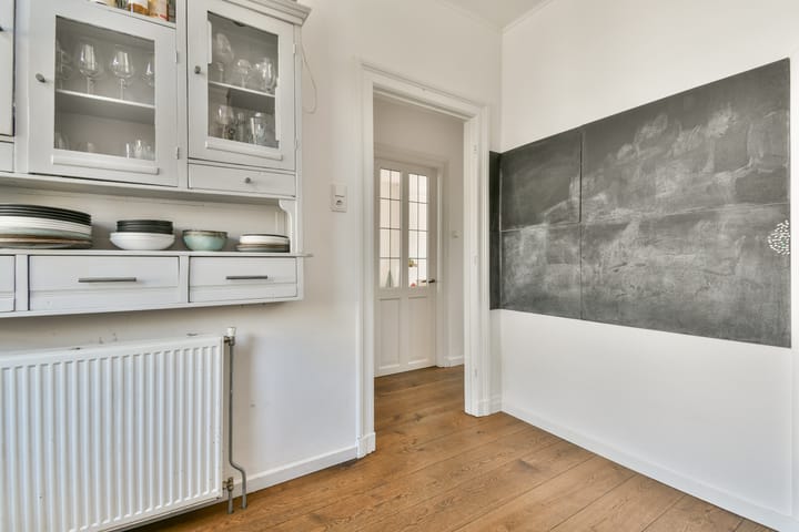 Photo 15 of Willemstraat 29