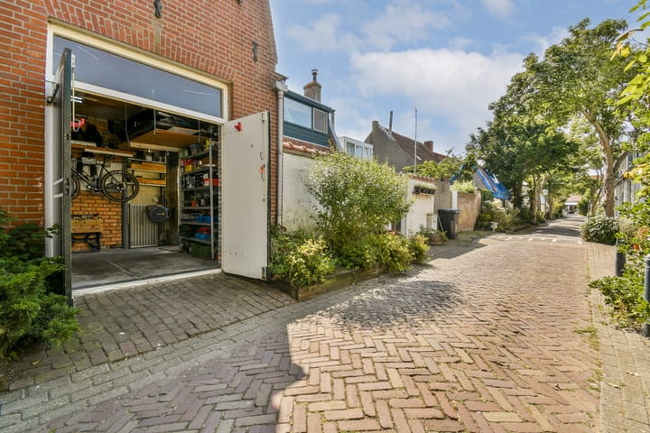 Photo 21 of Willemstraat 29