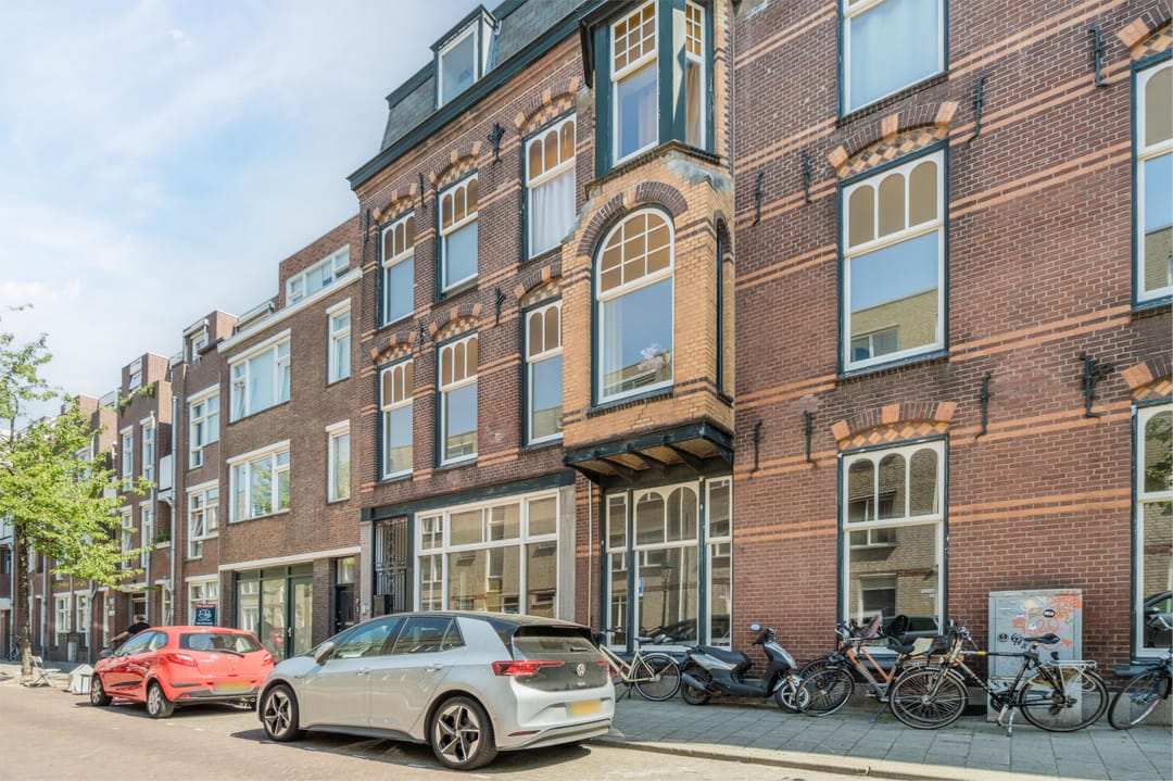 Photo 2 of Van Kinsbergenstraat 1-B