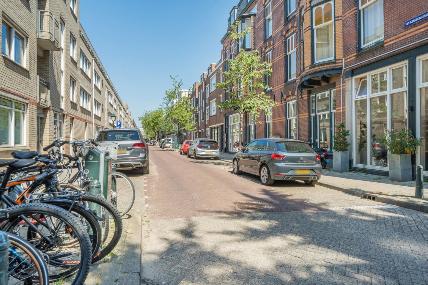Photo 4 of Van Kinsbergenstraat 1-B